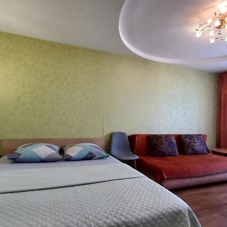 Комфортная 1-Комнатная Новопречистенская 1 Cherkasy Exterior foto
