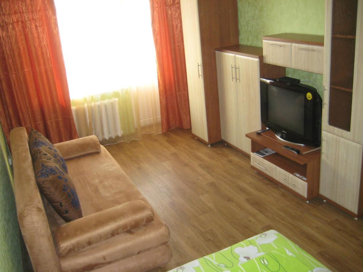 Комфортная 1-Комнатная Новопречистенская 1 Cherkasy Exterior foto